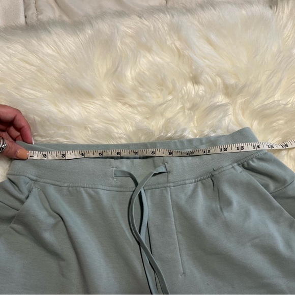 Lululemon City Sweat Joggers - Picture 13 of 14